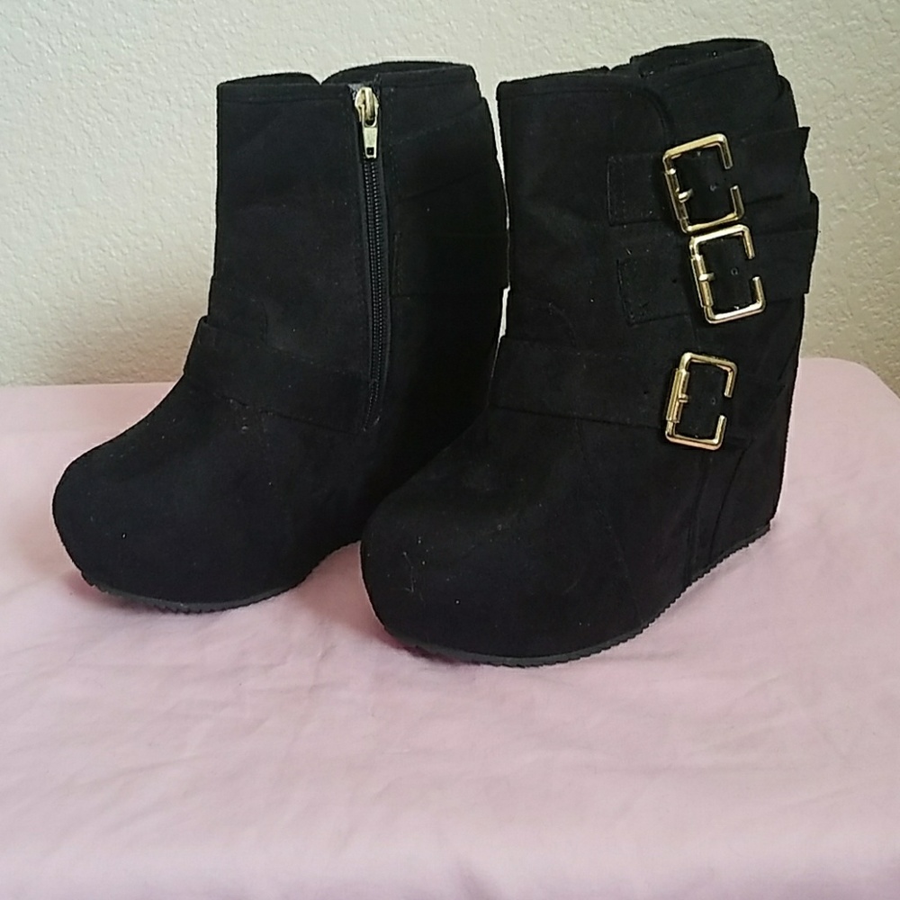 Wedge booties